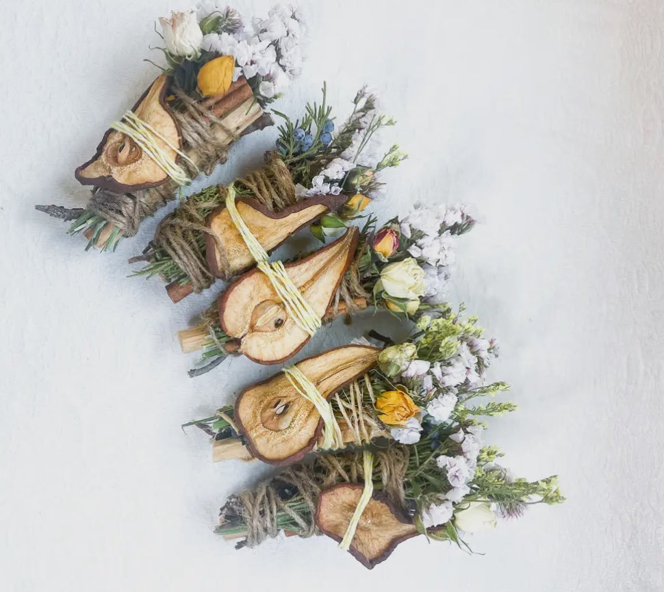 Pear, palo santo, juniper and cinnamon Smudgie