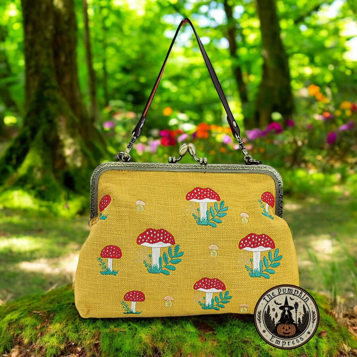 Kisslock mushrooms vintage style purse