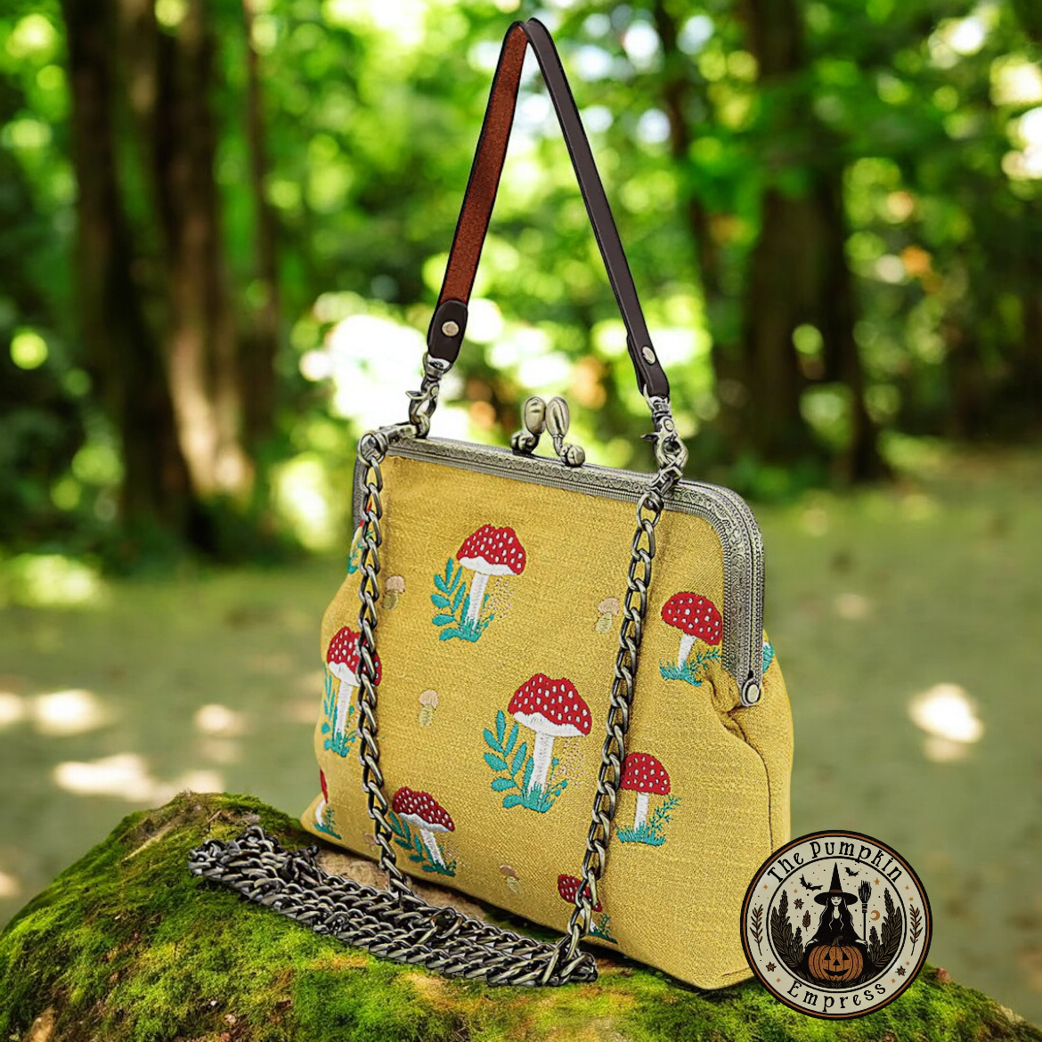 Kisslock mushrooms vintage style purse